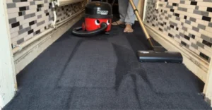 Deep pre-vacuum step before hot water extraction — removes dry soil first